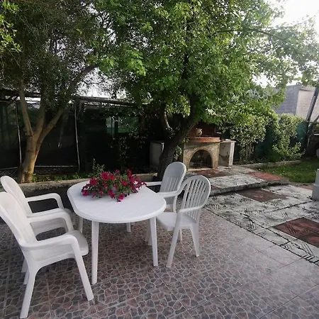 Greek House: Bbq & Garden Haven Dom wakacyjny Nea Kallikrateia
