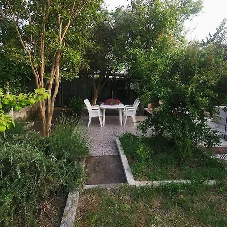 Greek House: Bbq & Garden Haven Dom wakacyjny Nea Kallikrateia