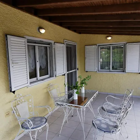 Dom wakacyjny Greek House: Bbq & Garden Haven