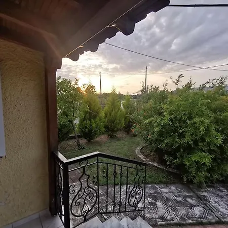 Ferienhaus Greek House: Bbq & Garden Haven